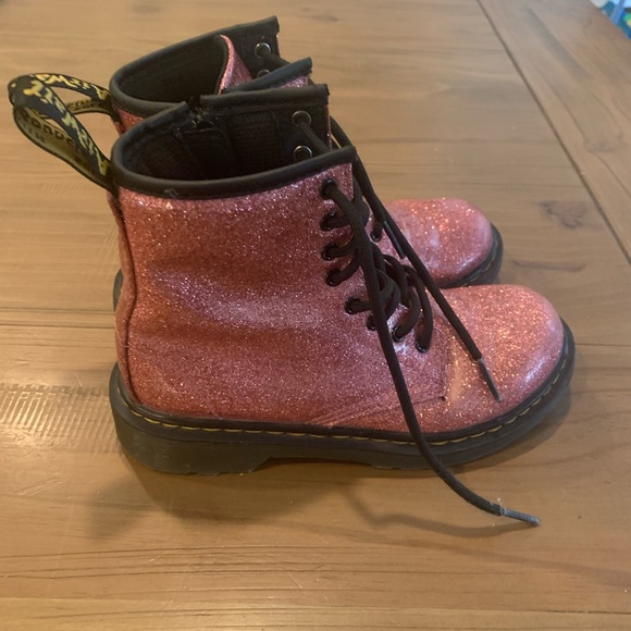 Girls Dr. Marten’s 1460 boots - Picture 4 of 5